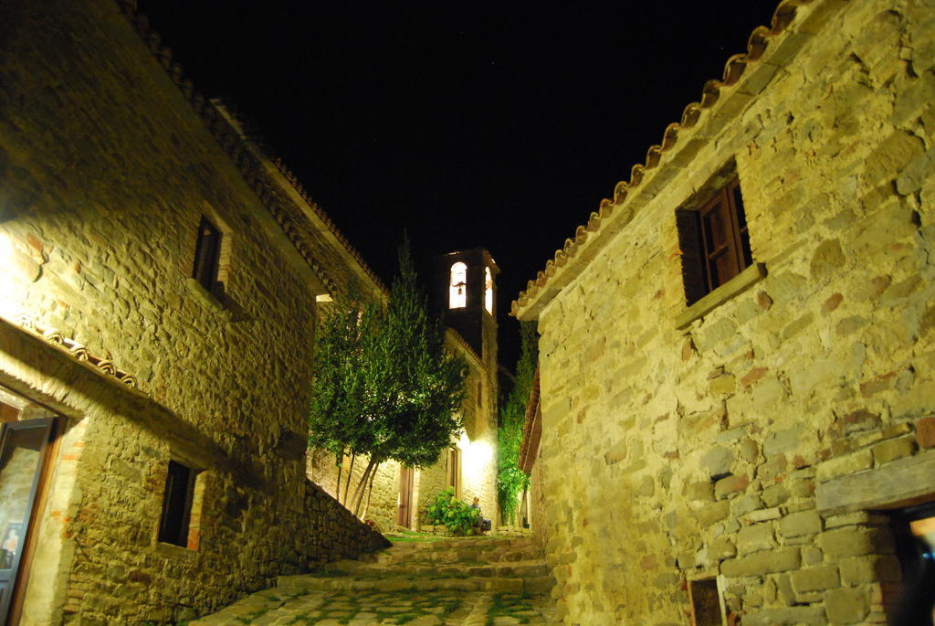 Borgo Di Carpiano Mengara Exterior photo